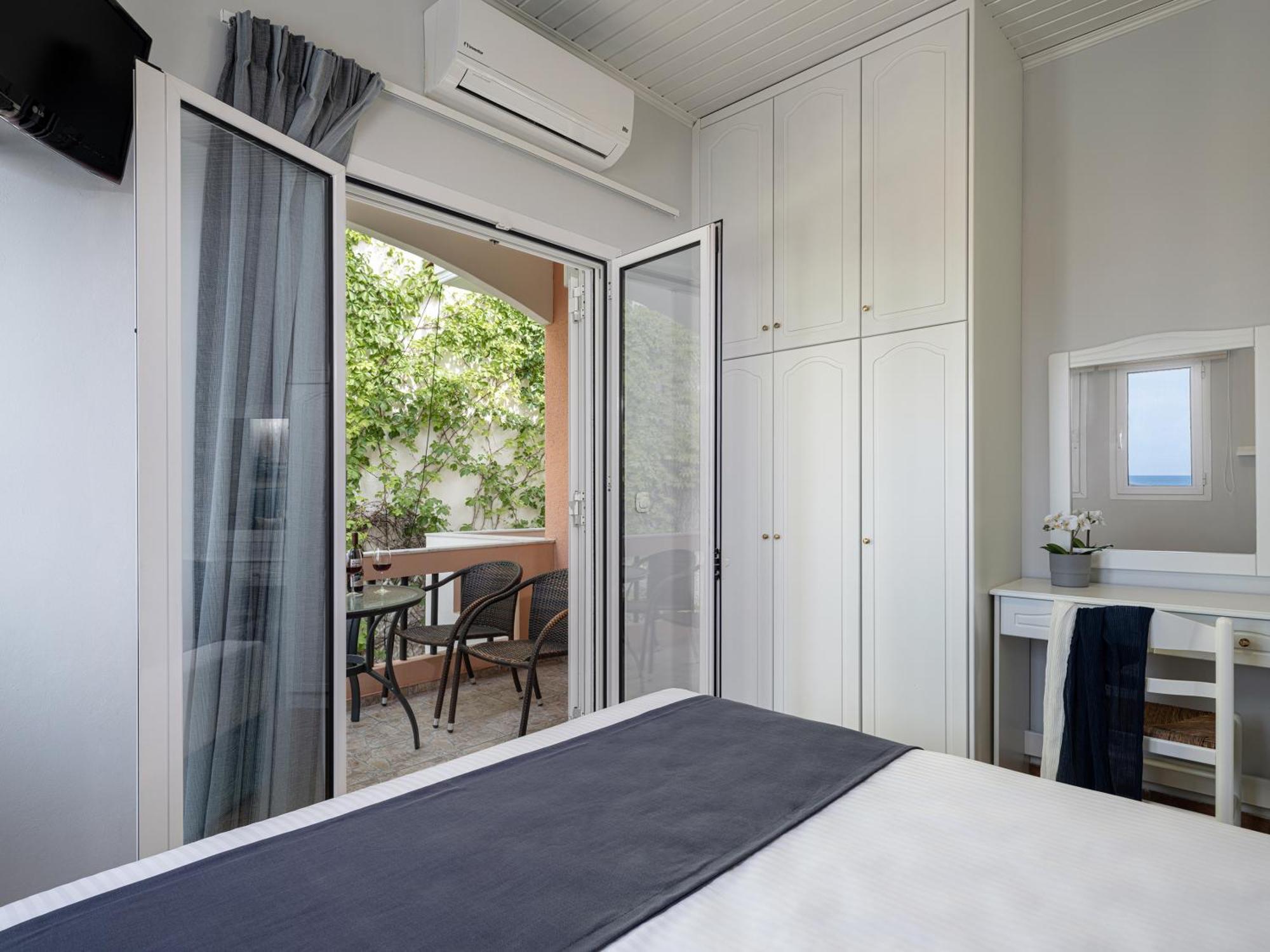 Elena Seafront Luxury Apartments Almirída Ngoại thất bức ảnh